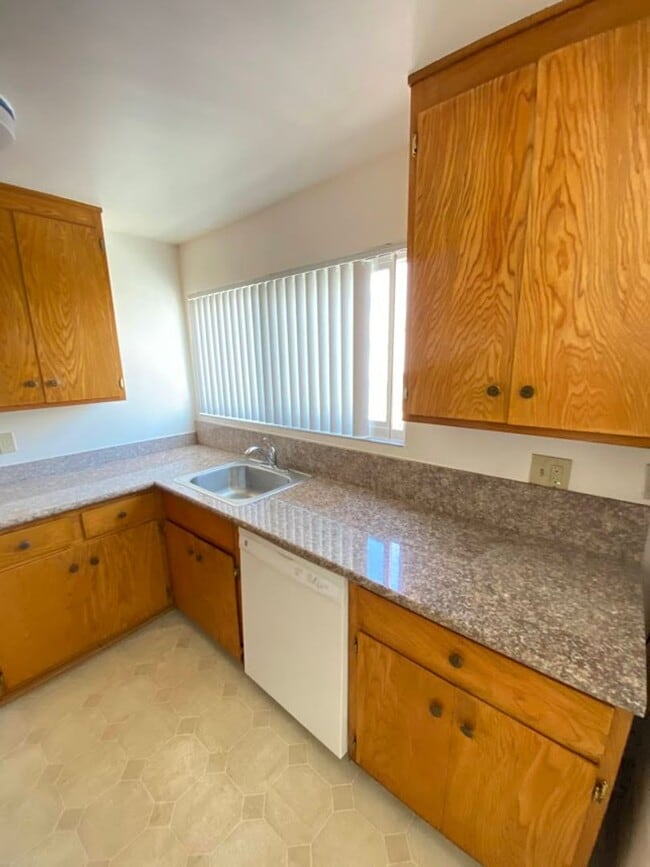 262 Price St in Daly City, CA - Building Photo - Building Photo