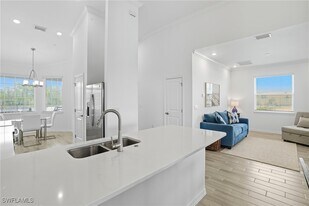 11861 Venetian Lagoon Dr in Ft. Myers, FL - Building Photo