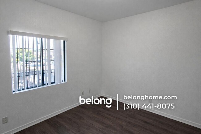 1700 W 43rd St, Unit A in Los Angeles, CA - Foto de edificio - Building Photo