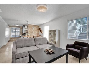 3215 NE 7th St, Unit SI FL1-ID1503961P in Pompano Beach, FL - Foto de edificio - Building Photo