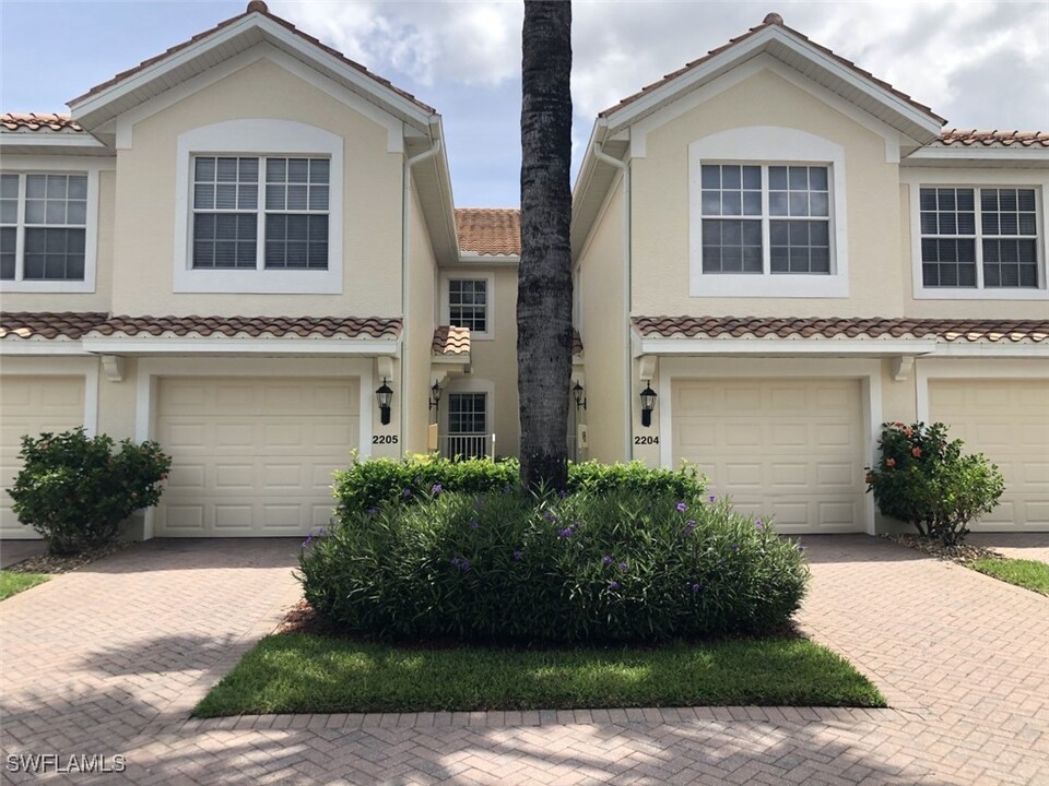1380 Tiffany Ln in Naples, FL - Building Photo