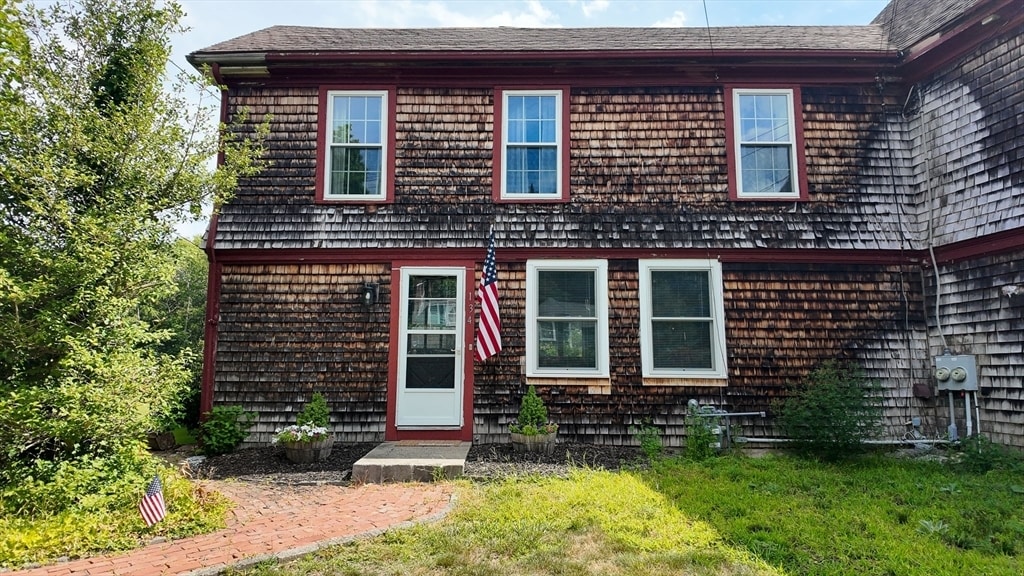 134 Hersey St in Hingham, MA - Building Photo