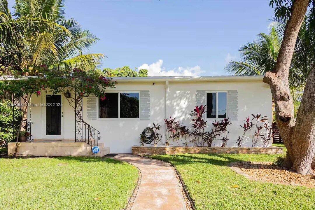 601 NW 116th St in Miami, FL - Building Photo