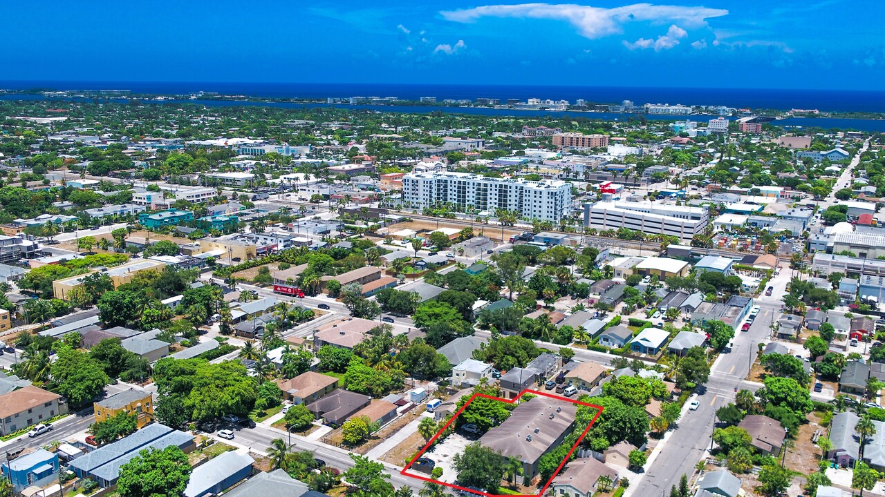 126 S D St in Lake Worth Beach, FL - Building Photo