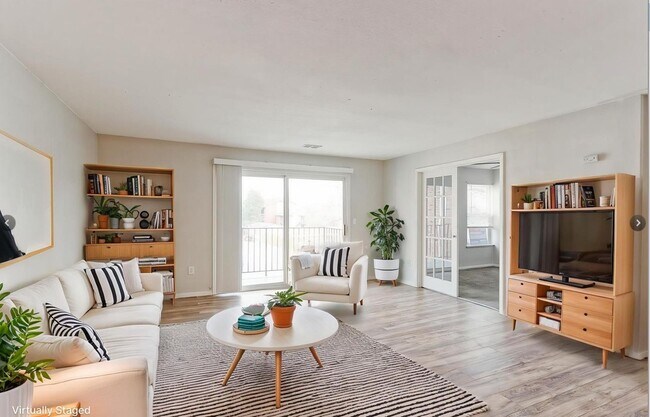 12180 Melody Dr in Westminster, CO - Foto de edificio - Building Photo