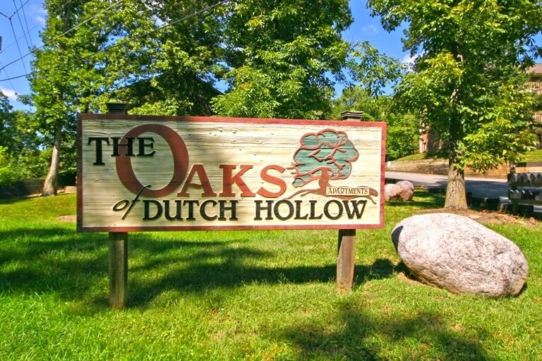 Oaks Of Dutch Hollow in Belleville, IL - Foto de edificio