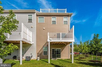 7780 Dagny Wy in Elkridge, MD - Foto de edificio - Building Photo
