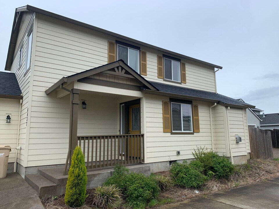 4437 Creel Ave in Albany, OR - Building Photo