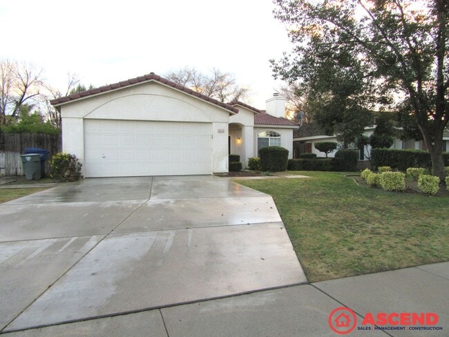 property at 9305 Foxglen Ct