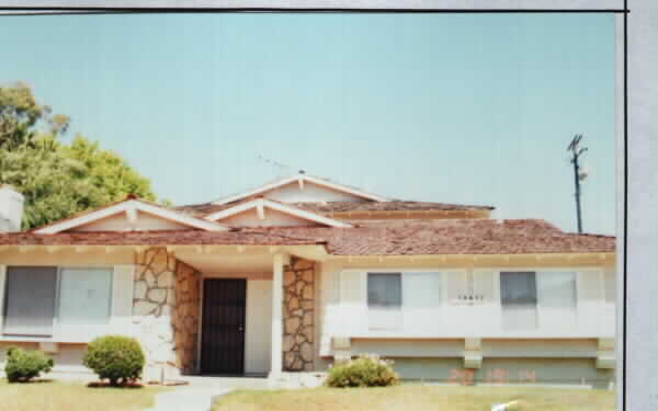 18432 Steep Ln in Huntington Beach, CA - Building Photo