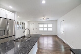 2065 W Flat Shoals Terrace, Unit 1611 - B-302 - B in Decatur, GA - Building Photo - Building Photo