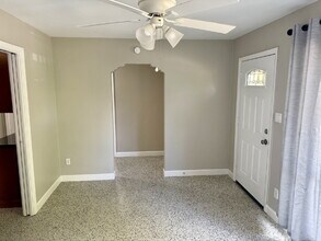 3622 W Mullen Ave in Tampa, FL - Building Photo - Building Photo