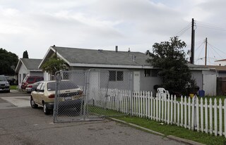 631 Victoria St in Costa Mesa, CA - Building Photo