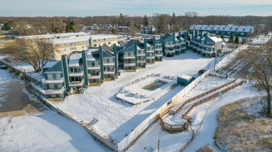 Sandpiper in South Haven, MI - Foto de edificio - Building Photo