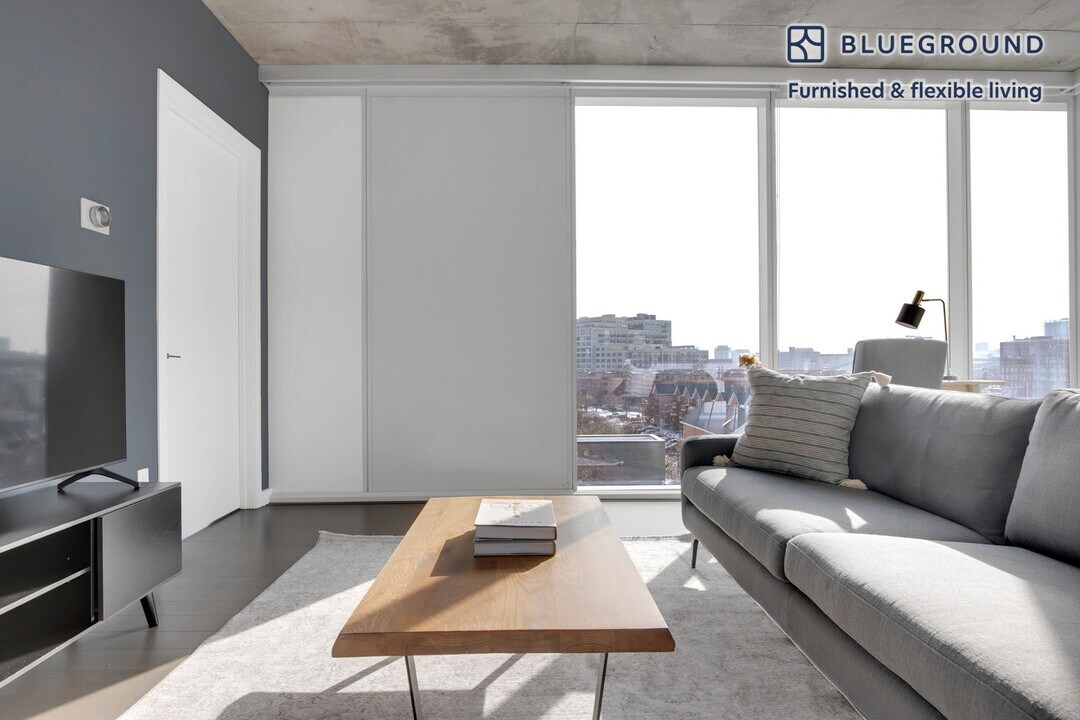 625 W Division St in Chicago, IL - Building Photo