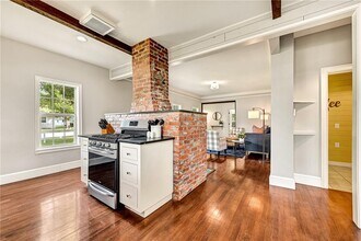 801 NW C St in Bentonville, AR - Building Photo - Building Photo