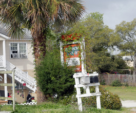 403 5th Ave N in Myrtle Beach, SC - Building Photo - Building Photo