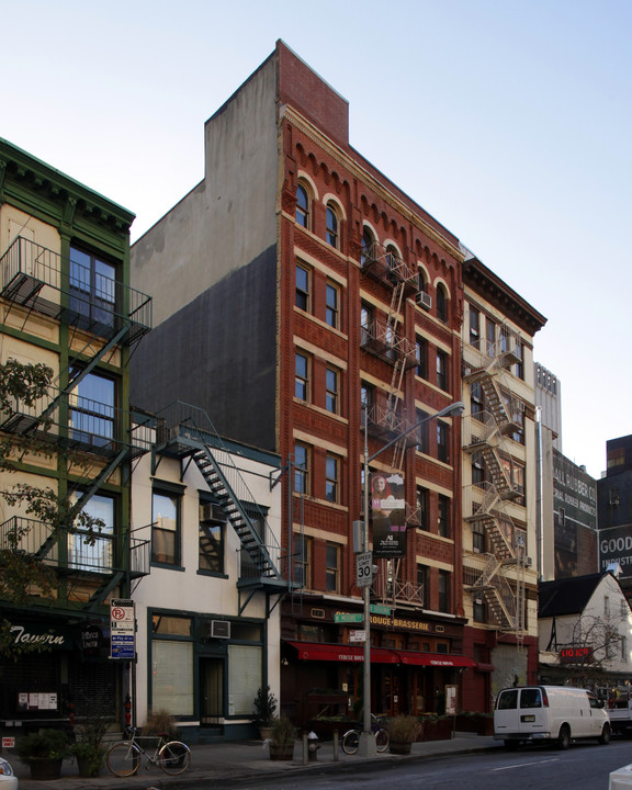 241-243 W Broadway in New York, NY - Building Photo