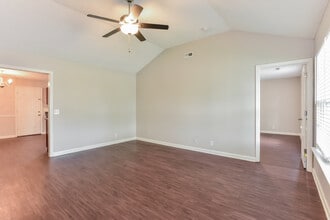 956 Tom Hailey Blvd in La Vergne, TN - Building Photo - Building Photo