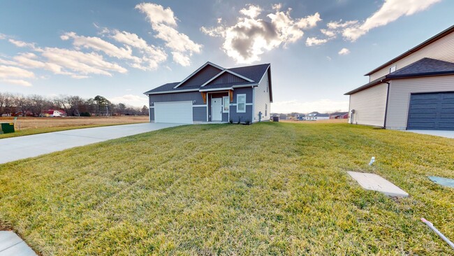 1018 Cherry Acrs Dr in Clarksville, TN - Building Photo - Building Photo