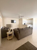 314 Saxony Way in Delray Beach, FL - Building Photo