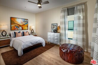 2300 Wilshire Blvd in Santa Monica, CA - Building Photo - Building Photo
