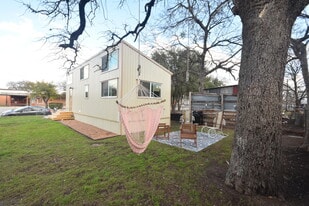 701 Vargas Rd in Austin, TX - Building Photo