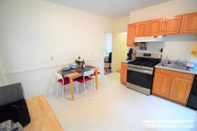 44 Easton St, Unit 2 in Boston, MA - Building Photo - Building Photo