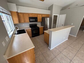 1074 Kennebunk Cir in Henderson, NV - Building Photo - Building Photo