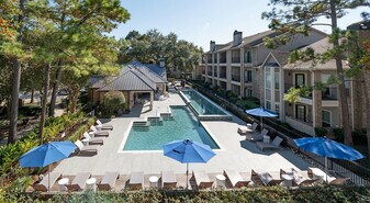 Town Center Crossing in Kingwood, TX - Building Photo