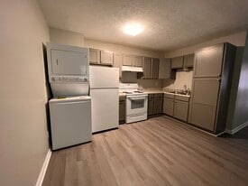 Poplar Point in Carthage, TN - Building Photo