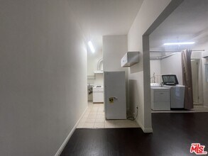 2763 Fairmount Ave in Montrose, CA - Building Photo - Building Photo