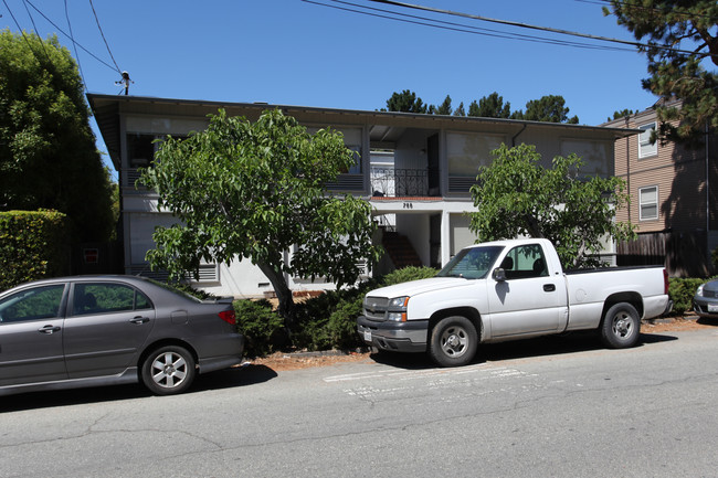 788 Walnut St in San Carlos, CA - Building Photo - Building Photo