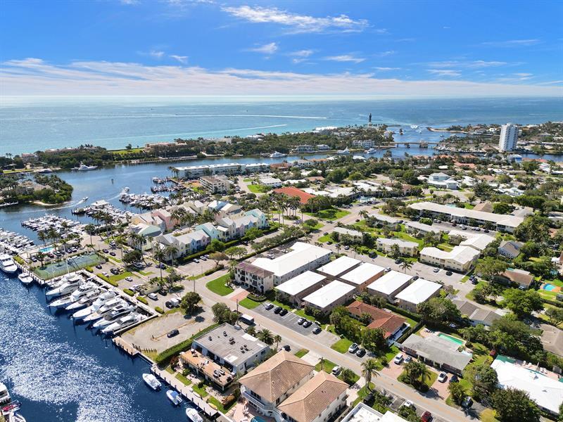 2750 NE 28th Ct in Lighthouse Point, FL - Building Photo