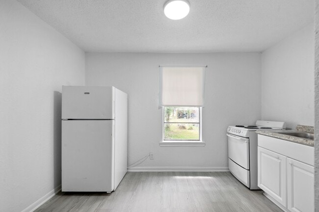 property at 806 E Emily Ave