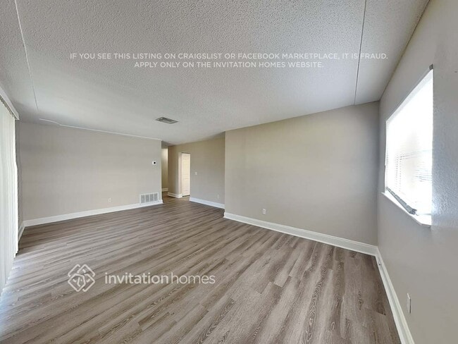 2240 Kansas St in Titusville, FL - Foto de edificio - Building Photo