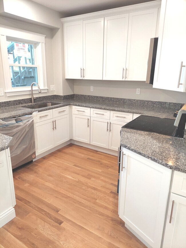 52 Bedford St Rentals in Quincy, MA