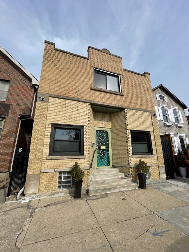 property at 1831 S Laflin St
