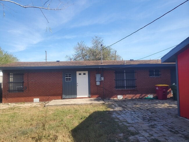 1705 Brownfield Rd in Brownsville, TX - Building Photo - Building Photo
