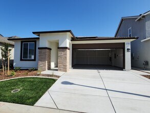 2145 Longmire Loop in Roseville, CA - Building Photo - Building Photo