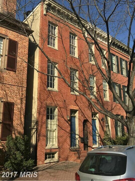 38 E Montgomery St Photo