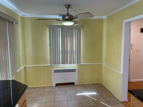 14 /A yet in Bellmore, NY - Foto de edificio - Building Photo