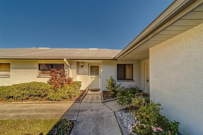 property at 2725 Countryside Blvd