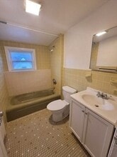 170 Safford St in Quincy, MA - Building Photo - Building Photo