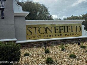 5717 Parkstone Crossing Dr in Jacksonville, FL - Building Photo - Building Photo