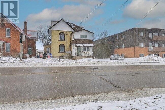 property at 157 Lindsay St S