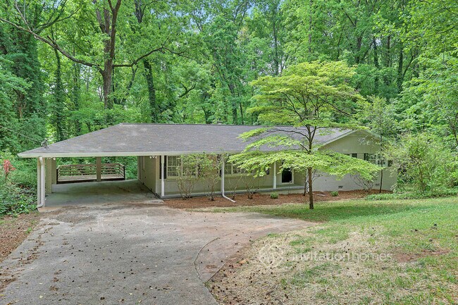 4953 Rockbridge Rd SW in Stone Mountain, GA - Building Photo - Building Photo