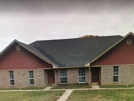 544 Kirkland Ln in Reno, TX - Building Photo