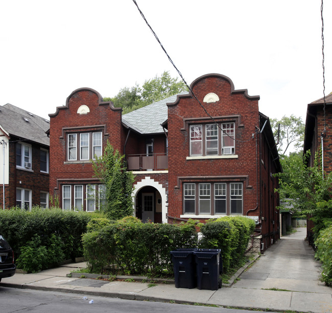 14-16 Castle View Ave in Toronto, ON - Building Photo - Primary Photo