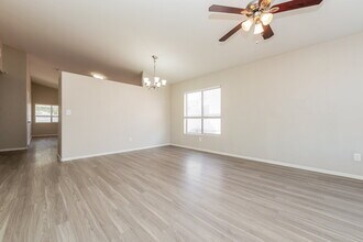 3105 Macaroon Way in North Las Vegas, NV - Building Photo - Building Photo